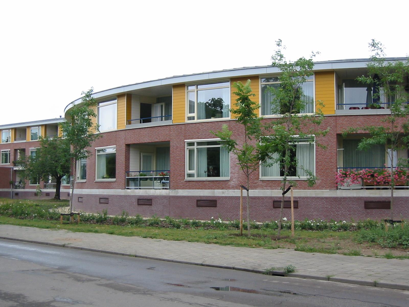 Deken Hensburchstraat 16