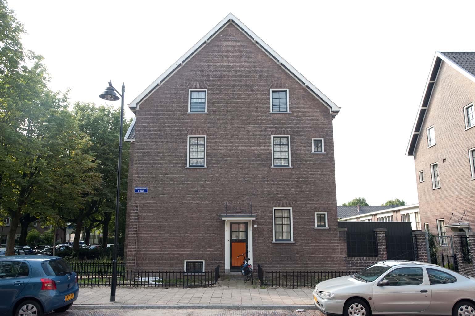 B.P. van Verschuerstraat 104