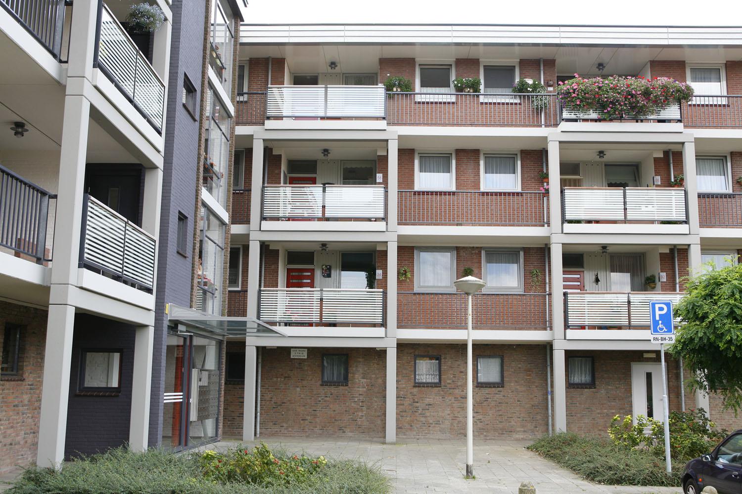 Lage Waard 82