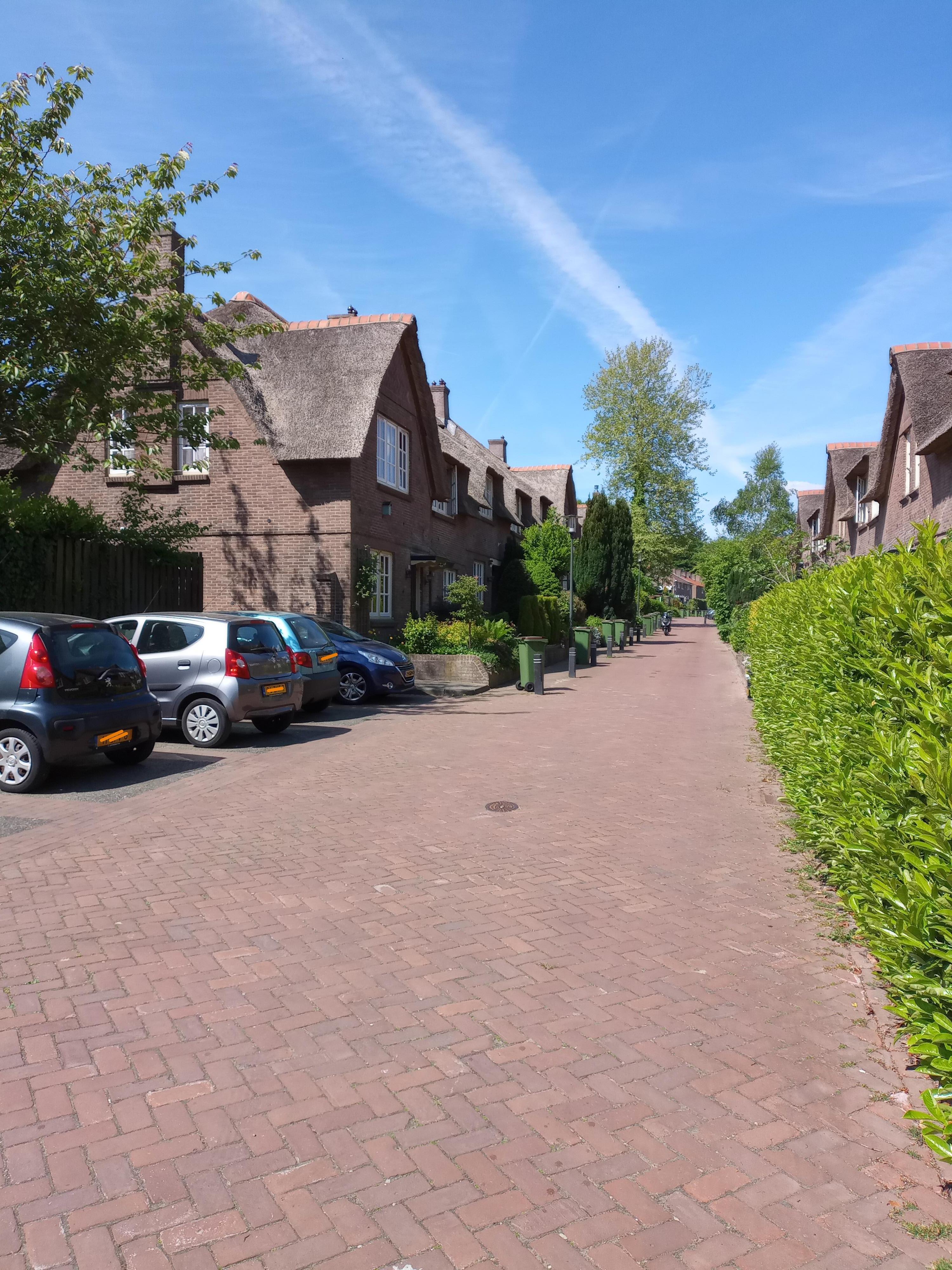 Middenlaan 16