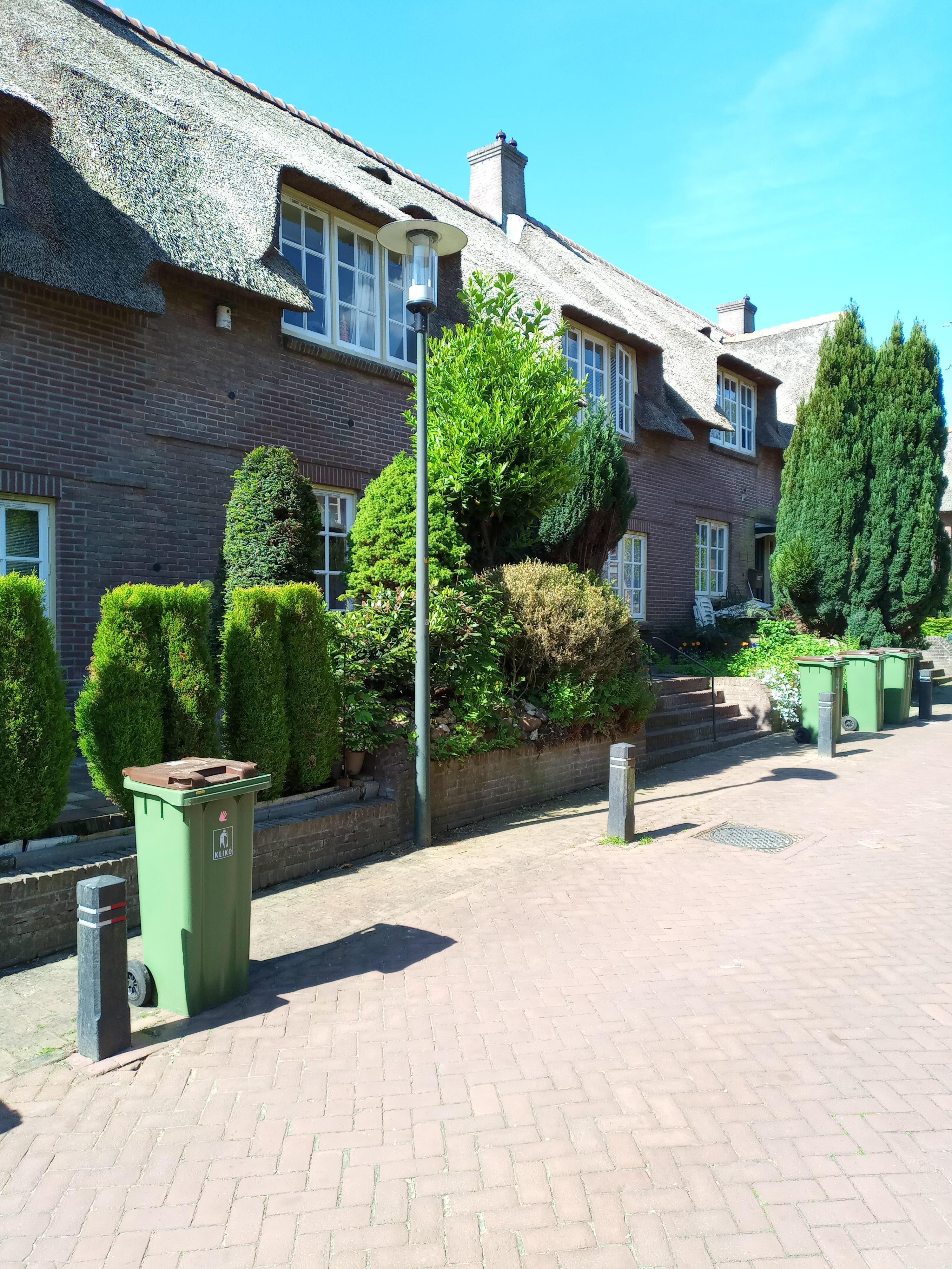 Middenlaan 16