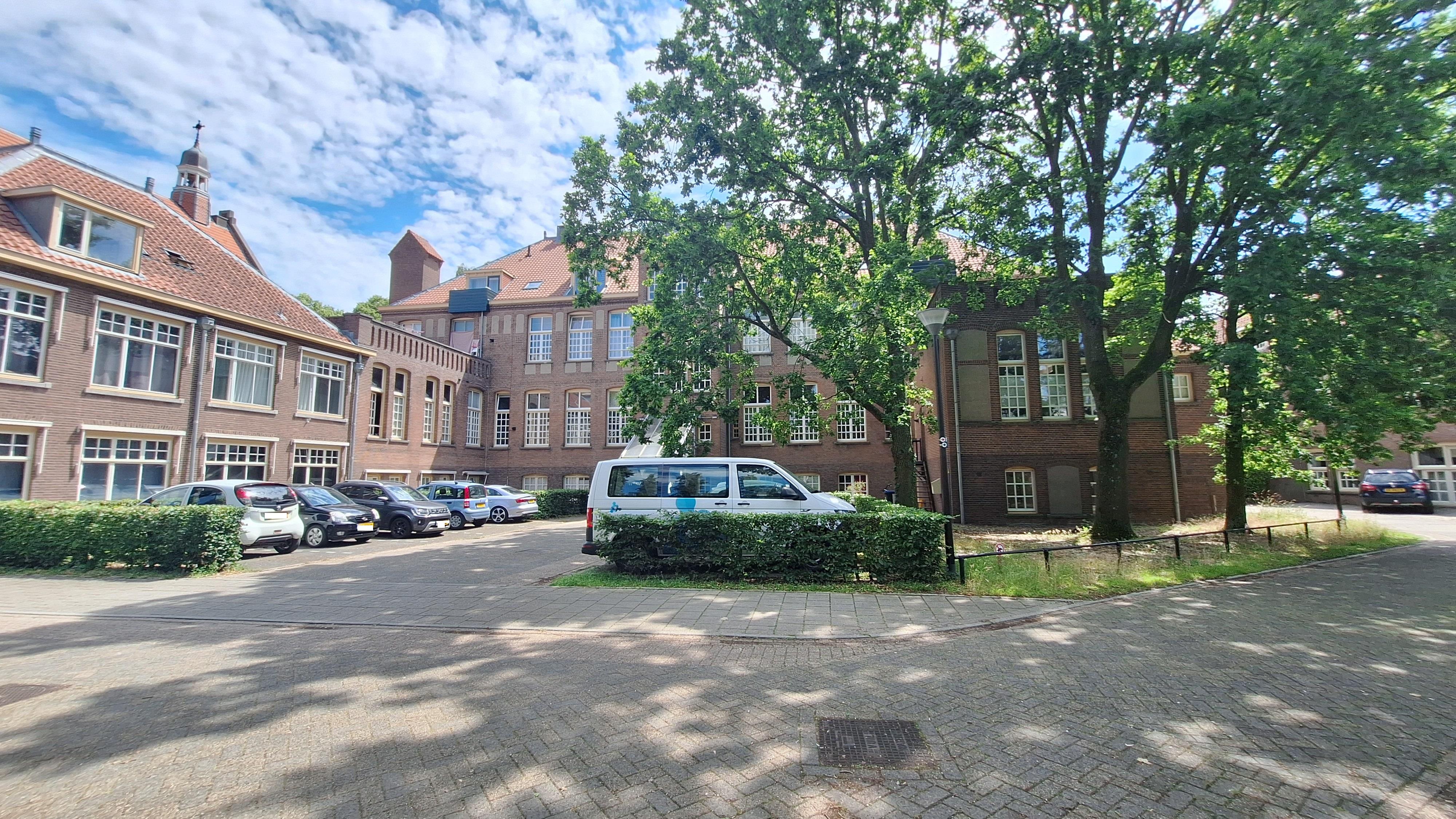 Ambtshuisplein 77