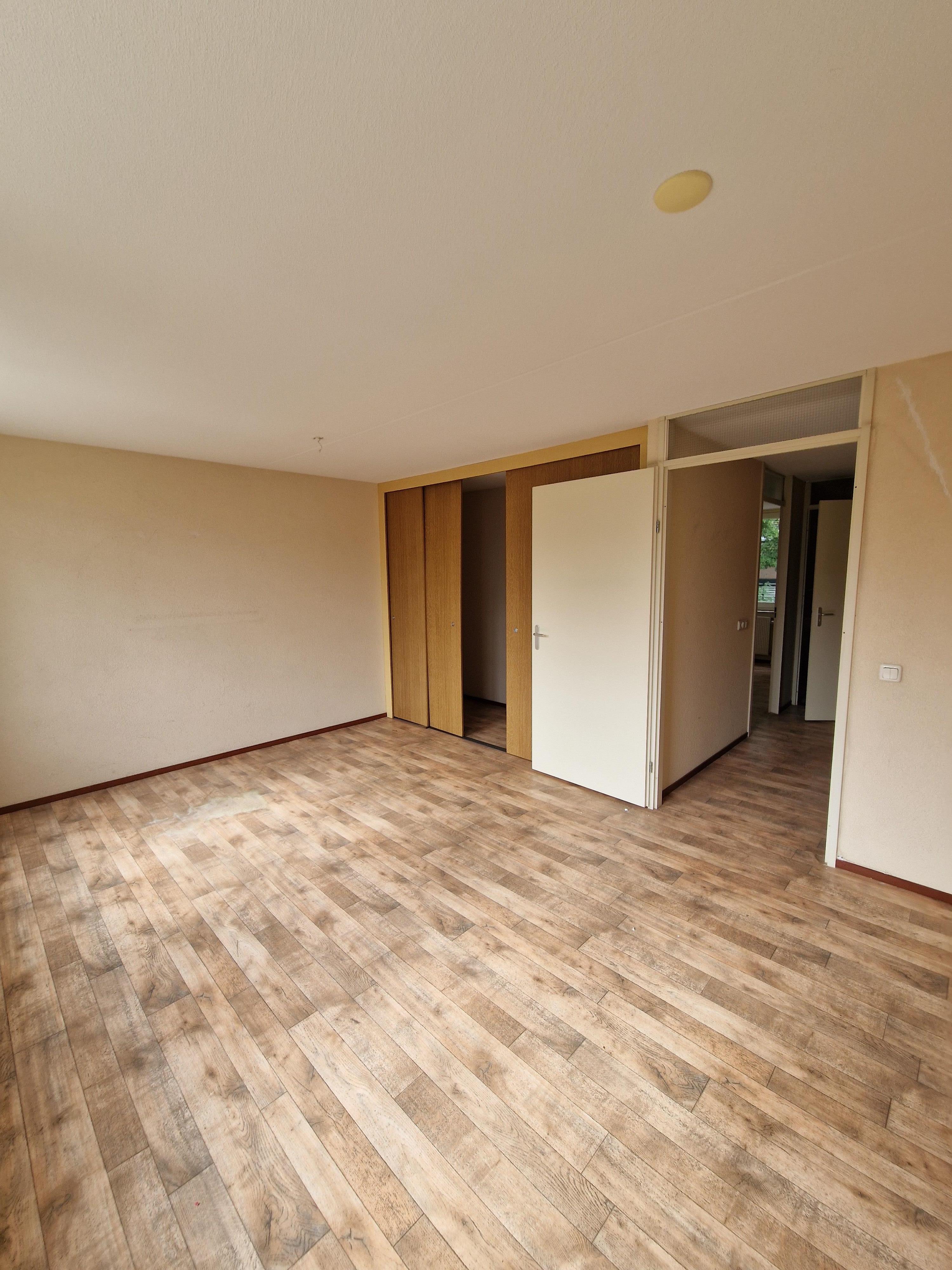 De Ruyterstraat 25